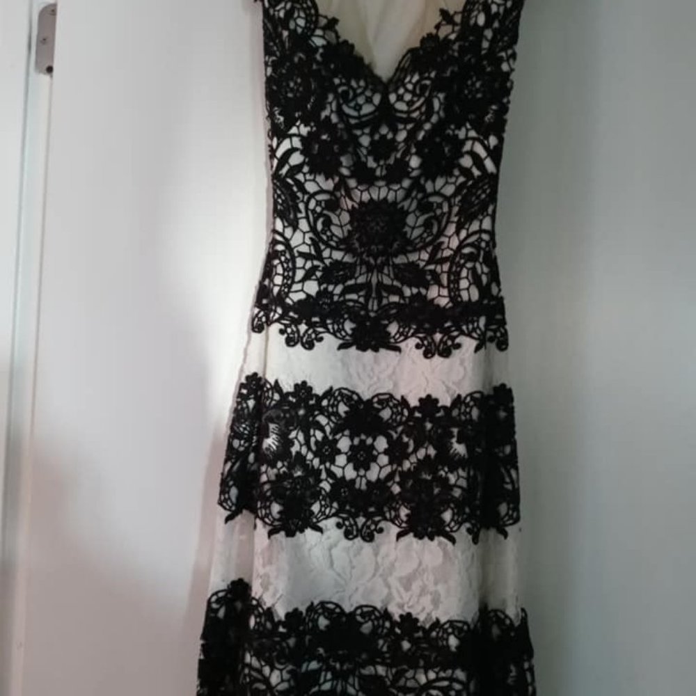 Black/White Tadashi Shoji embroidered formal gown